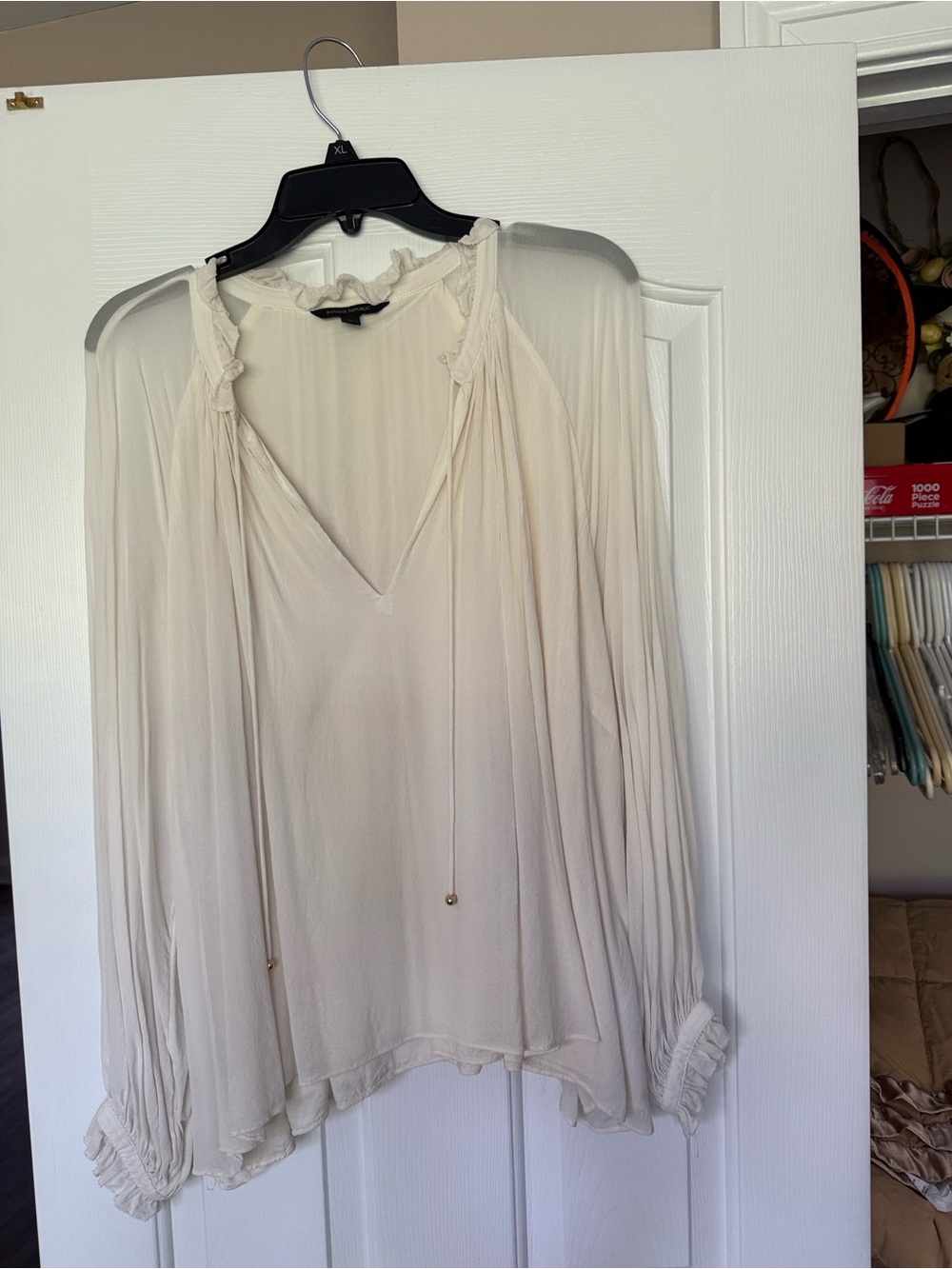 Banana Republic Cream V-Neck Long-Sleeve Ruffle Blouse